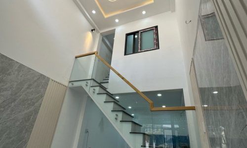 BÁN NHÀ PHÚ NHUẬN HXH 45M2 3 TẦNG SỔ VUÔNG 3 PN KHU VIP LAM SƠN 5.6 TỶ.