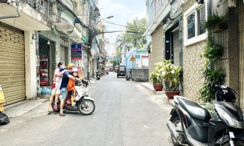 BÁN NHÀ TÂN BÌNH 35M2 2 TẦNG BTCT NGANG 4.2M NỞ HẬU 3 PN SÁT MT PHẠM VĂN HAI 3.1 TỶ.