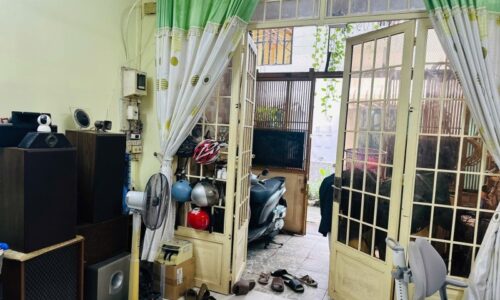 BÁN NHÀ TÂN BÌNH HXH 60M2 2 TẦNG NGANG 4M 3 PN SÁT MT PHẠM VĂN HAI  GẤP BÁN  7.9 TỶ.