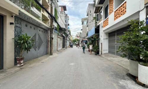 BÁN NHÀ PHÚ NHUẬN OTO VÀO NHÀ 70M2 5 TẦNG 9 PN CHDV THÍCH QUẢNG ĐỨC 10.5 TỶ.