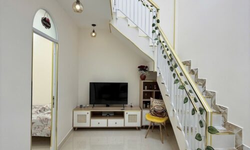 BÁN NHÀ TÂN BÌNH SÁT HXH 40M2 2 TẦNG NGANG 4,5M ĐẸP LL CMT8 4.2 TỶ.