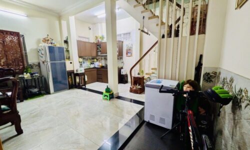 BÁN NHÀ PHÚ NHUẬN OTO VÀO NHÀ 47M2 3 TẦNG NGANG 5.6M SÁT MT ĐẸP  KD TRẦN CAO VÂN 10.9 TỶ.