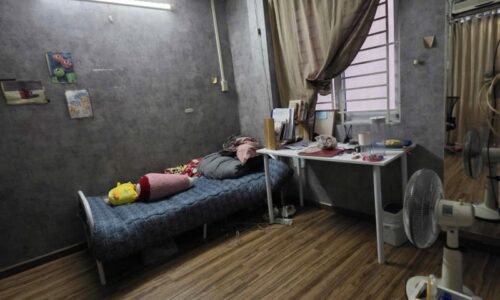 BÁN NHÀ PHÚ NHUẬN HXH 35M2 4 TẦNG NGANG 4.2M SÁT MT DÂN TRÍ NGUYỄN ĐÍNH CHÍNH GẤP BÁN  5.6 TỶ.